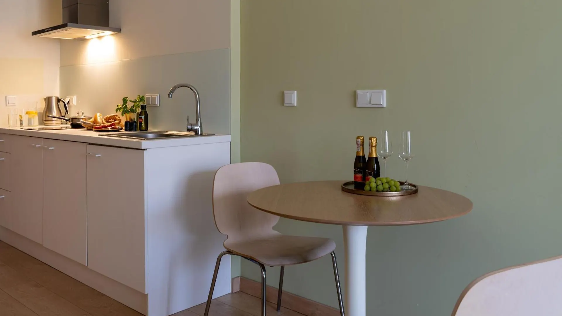Aparthotel Happy House Apartamenty Krakow Poland